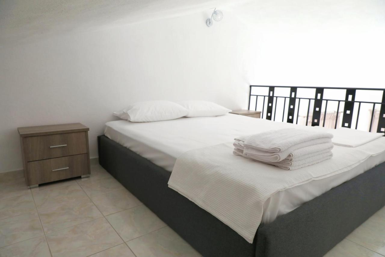 Aktea Seafront Holiday home Neos Marmaras